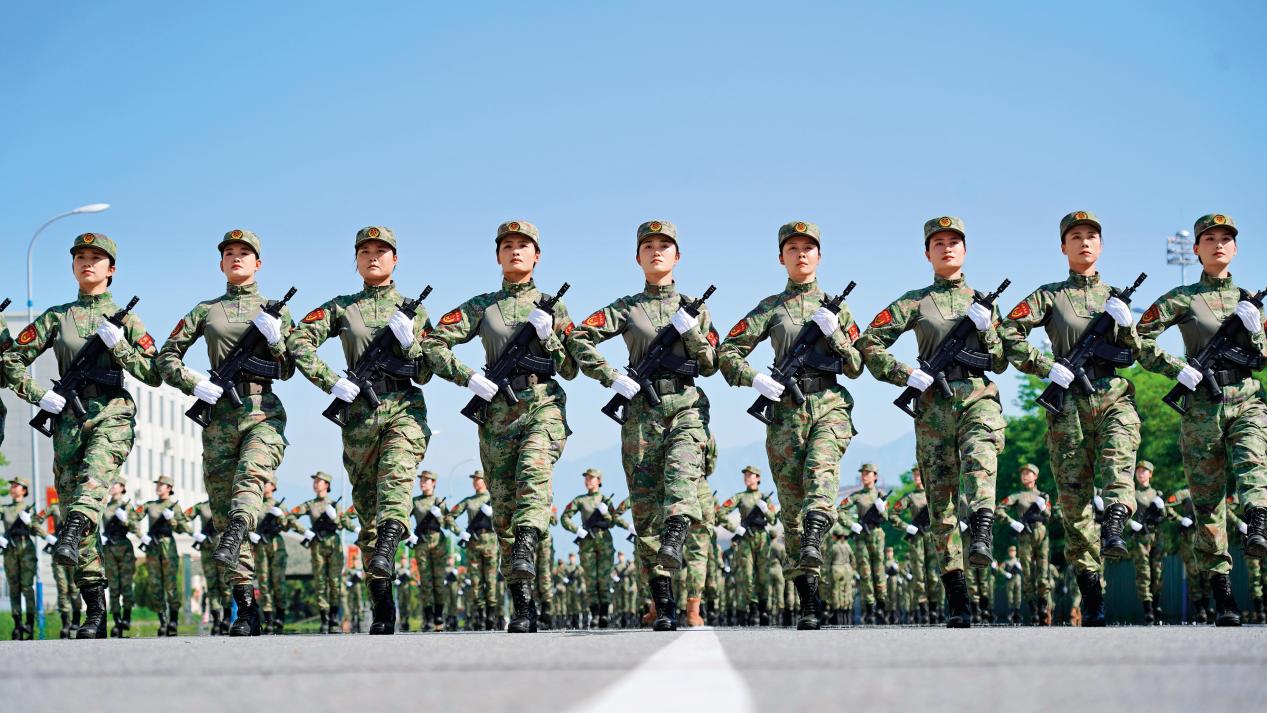 铿锵玫瑰阔步走在新征程上PG电子麻将胡了2模拟器(图1)